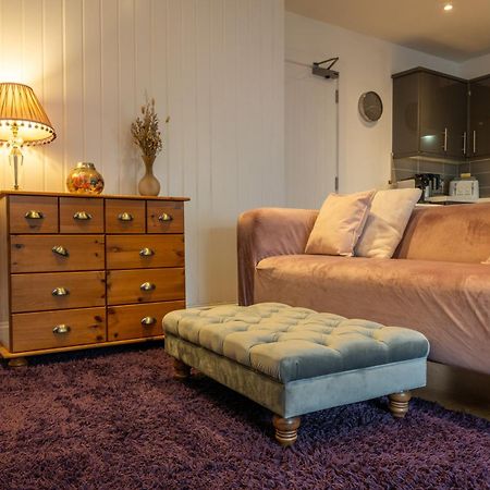 Cute 1 Bed Apartment 2 Mins From The Sea - Sleeps 4, Flat 8 The Gables, Church Street, Lyme Regis Eksteriør bilde