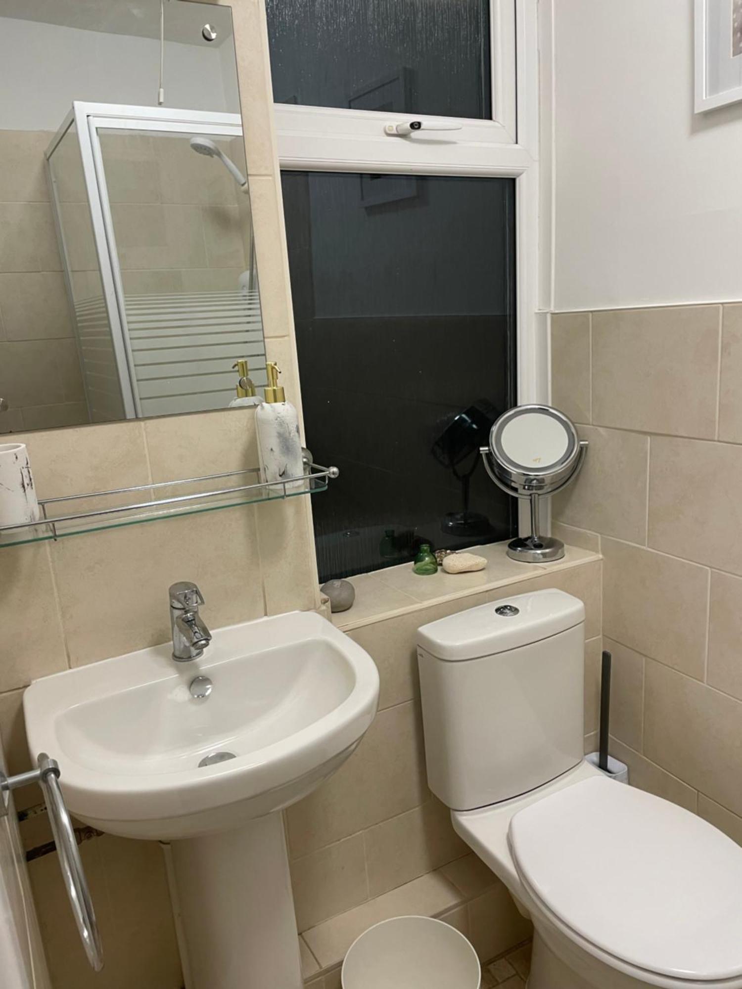 Cute 1 Bed Apartment 2 Mins From The Sea - Sleeps 4, Flat 8 The Gables, Church Street, Lyme Regis Eksteriør bilde