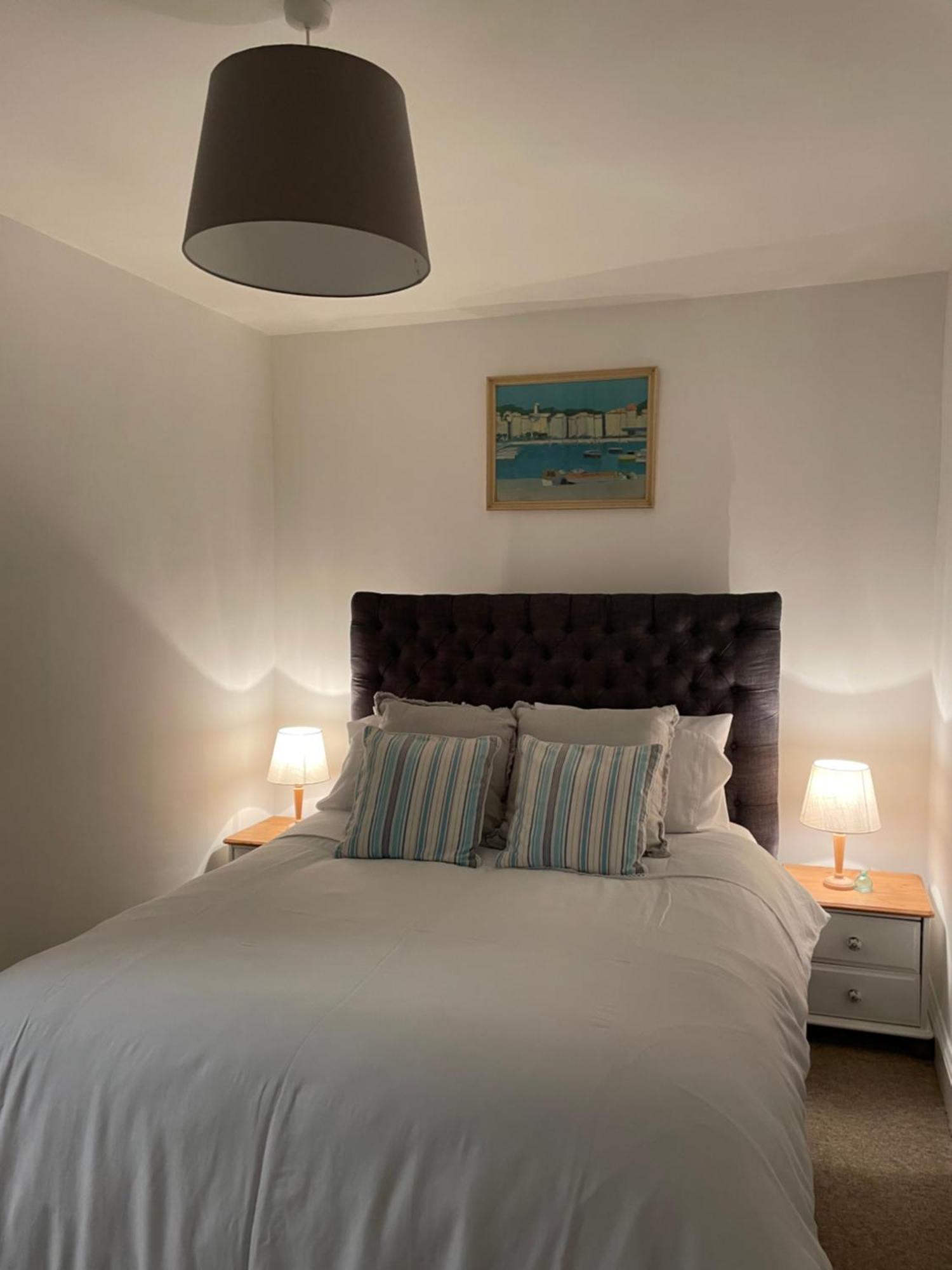 Cute 1 Bed Apartment 2 Mins From The Sea - Sleeps 4, Flat 8 The Gables, Church Street, Lyme Regis Eksteriør bilde