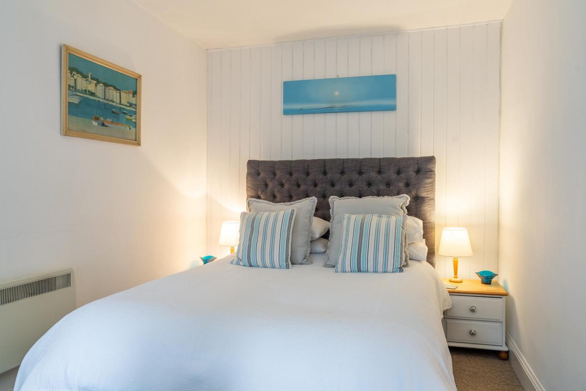 Cute 1 Bed Apartment 2 Mins From The Sea - Sleeps 4, Flat 8 The Gables, Church Street, Lyme Regis Eksteriør bilde