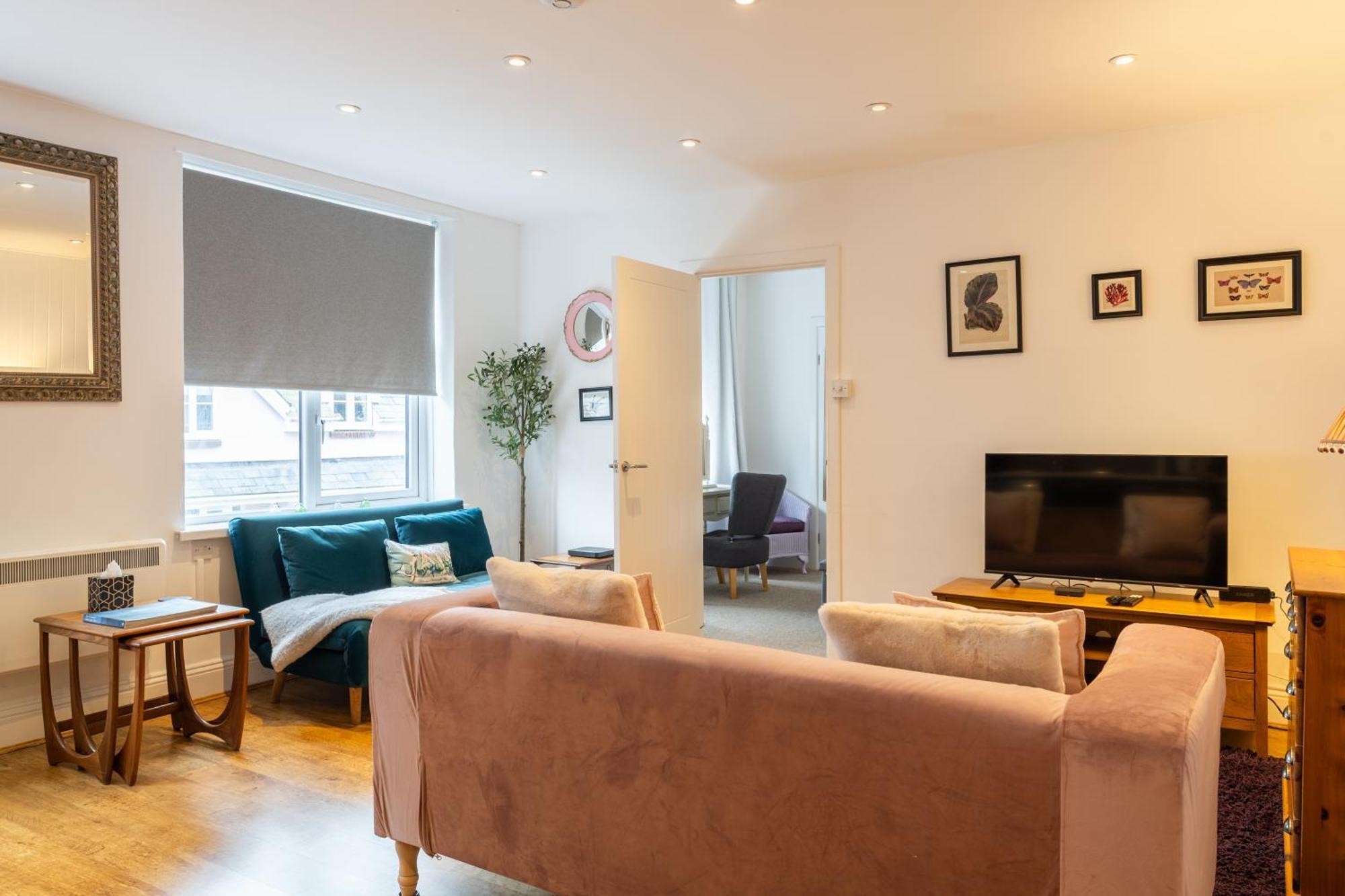 Cute 1 Bed Apartment 2 Mins From The Sea - Sleeps 4, Flat 8 The Gables, Church Street, Lyme Regis Eksteriør bilde